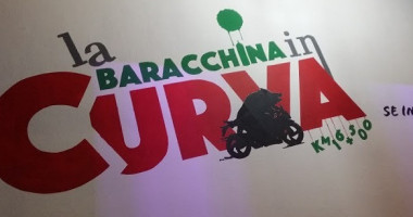 La Baracchina In Curva inside