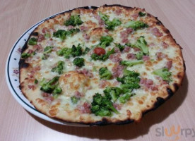 Pronto Pizza food