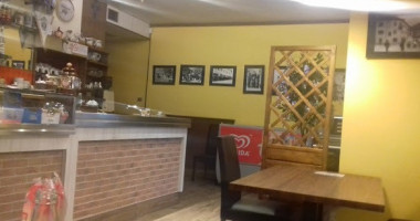 Pizzeria Al Fogolar inside