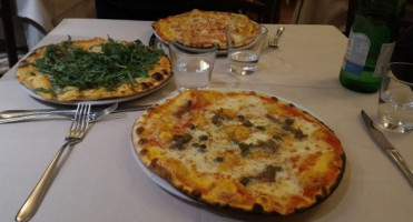 Pizzeria Orfeo food