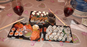 Miiya Sushi food