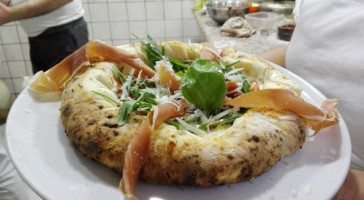 La Tana Della Pizza food