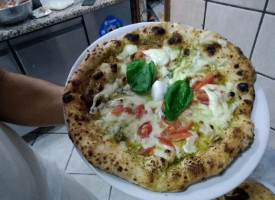 La Tana Della Pizza food