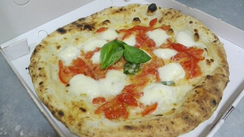 La Tana Della Pizza food