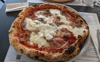 Da Pecchia Pizza E Sfizi Napoletani food