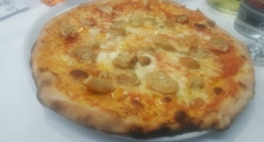 Pizzeria La Lanterna food