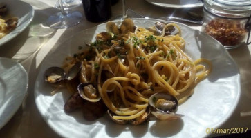 Il Delfino food