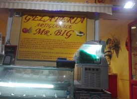 Mr Big Gelateria outside