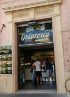 Gelateria Gambella outside