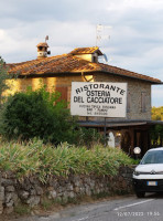 Osteria Del Cacciatore outside