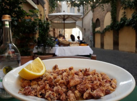 Arco Di San Calisto food