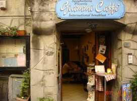 Giammi Caffe outside