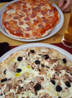 La Taverna Della Pizza food