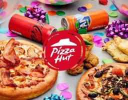 Pizza Hut Filmstaden food