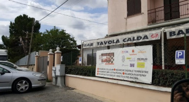 Pit Stop Tavola Calda outside