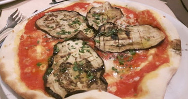 Pizza Pazza food