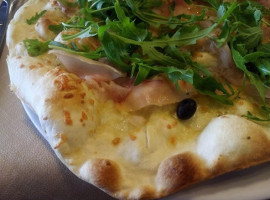 Pizza Pazza food