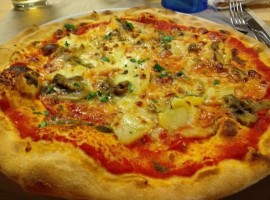 Pizzeria Del Campione food