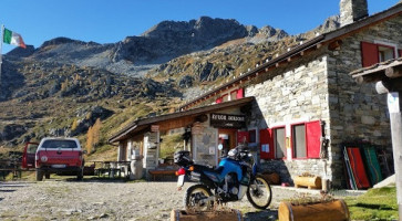 Rifugio Dordona outside