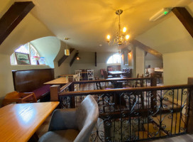 The Thatched Inn inside