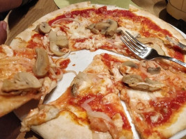 Pizzeria La Smorfia food