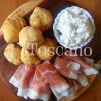 I' Toscano inside