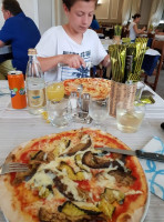 Pizzeria Ponte Cherio food