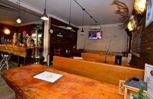 Hamburgheria Birreria Loreto inside