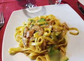 Laghetto Azzurro food