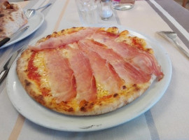 Pizzeria Internazionale food