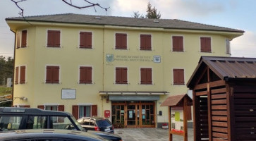 Rifugio Passo Del Bocco outside