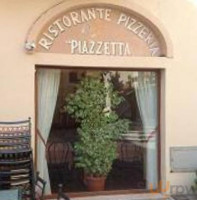 La Piazzetta outside