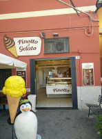 Gelateria Pinotto outside