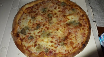 Pizzeria La Voglia Matta Di El Sayed Atef Mohamed food