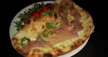 Boutique Della Pizza food