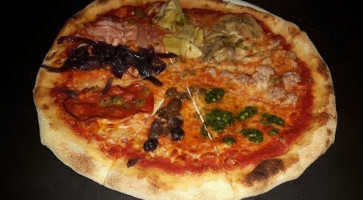 Boutique Della Pizza food