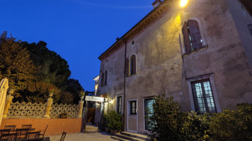 Villa Moscardo outside