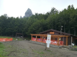 Rifugio Prato Della Cipolla outside