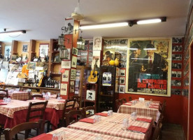 La Bottega Del Paese Di Don Camillo food