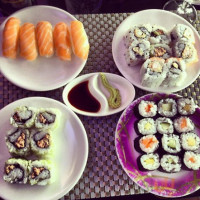 Sushi Zhiwei food