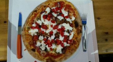 Pizza In Bocca food