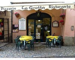 La Grotta inside