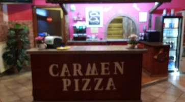 Carmen Pizza outside