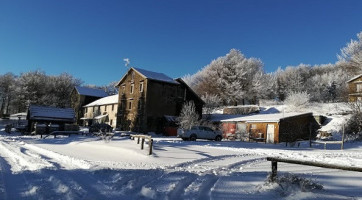 Rifugio Pratorotondo outside