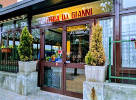 Pizzeria Da Gianni outside