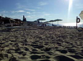 Baia Sestante Beach outside