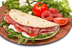 Piadineria Millevoglie food