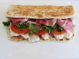 Piadineria Millevoglie food