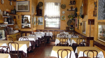 Trattoria Aurora inside