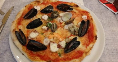 Pizzeria Leandro food